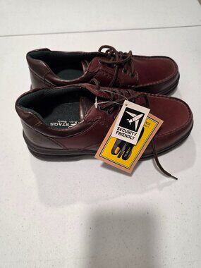 Deer Stags Men's Shoe Size 8.5